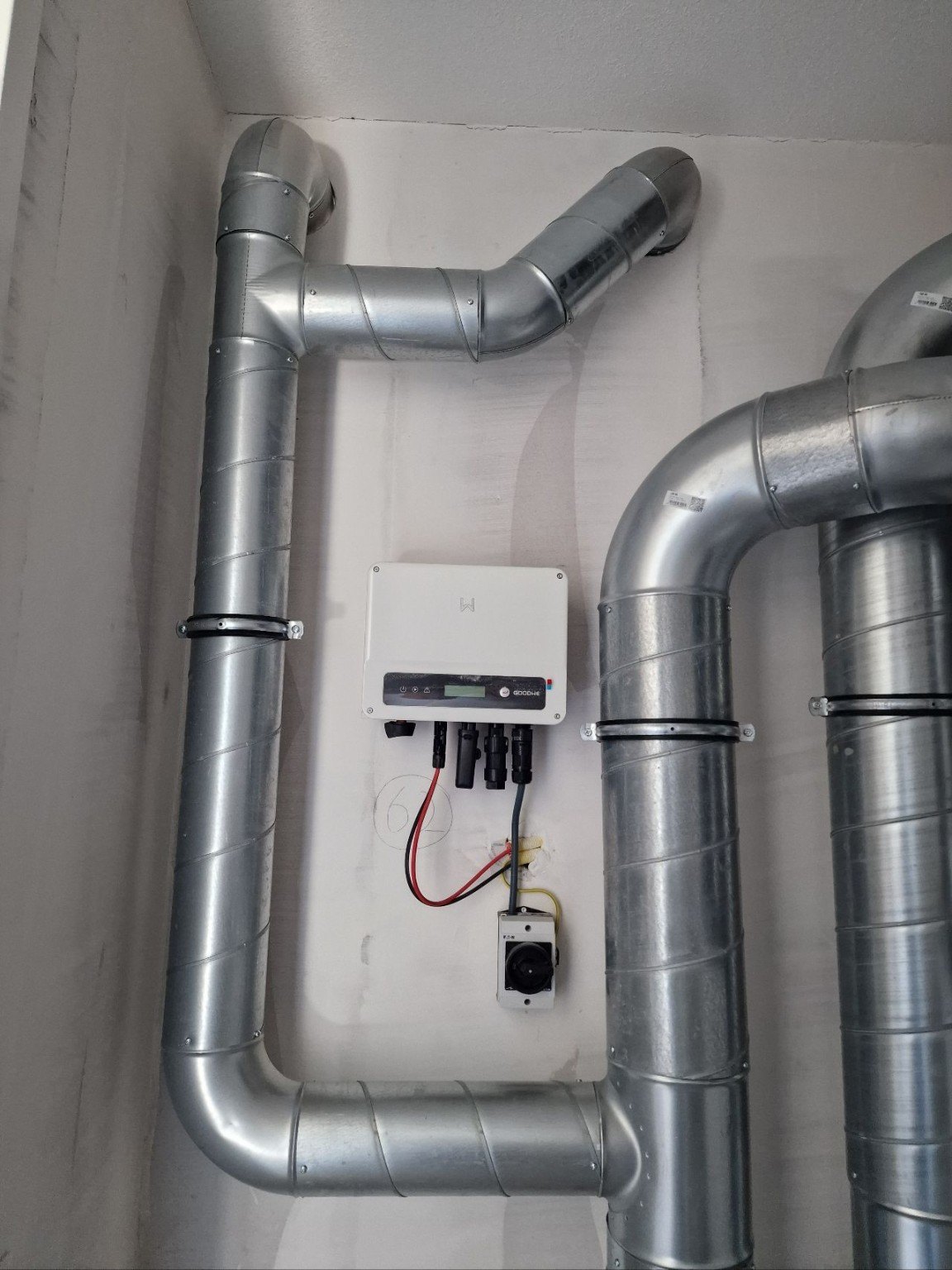 Mechanisch ventilatiesysteem met metalen kanalen